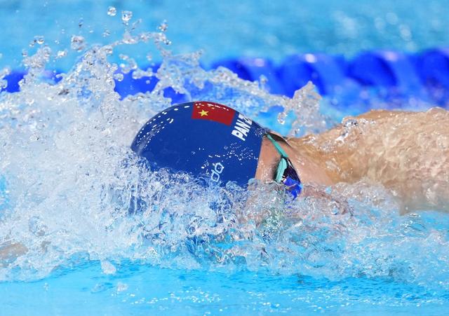 美国游泳选手再度刷新世界纪录 美国游泳选手再度刷新世界纪录