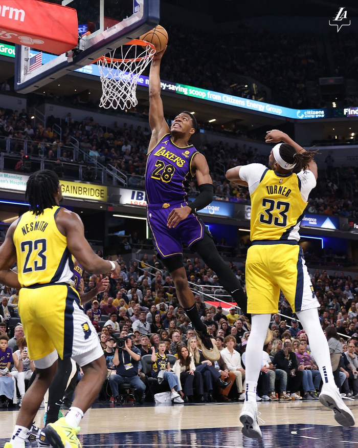 湖人队连胜被终结，客场落败给人队