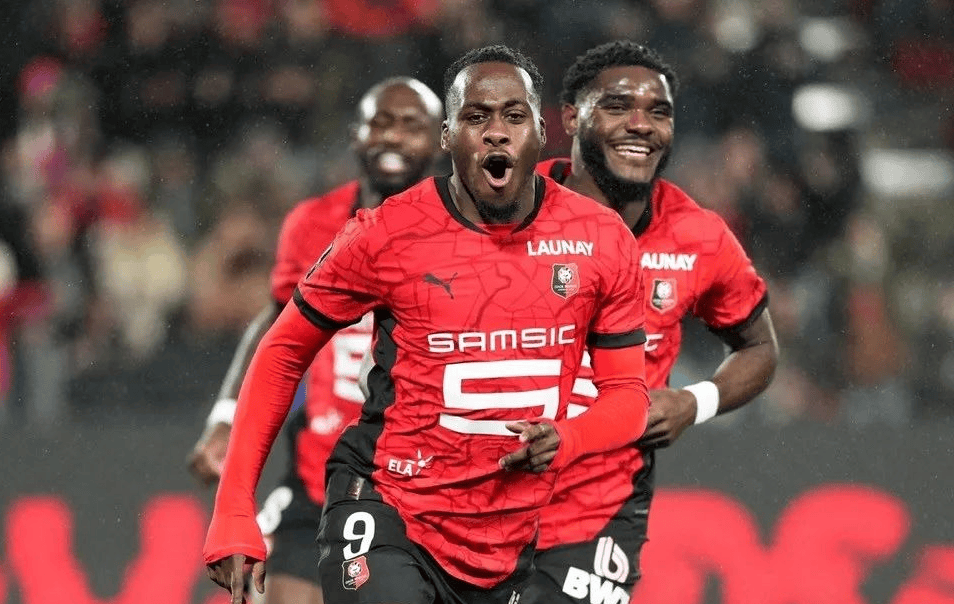 关于雷恩客场击败对手，取得三分领先的信息