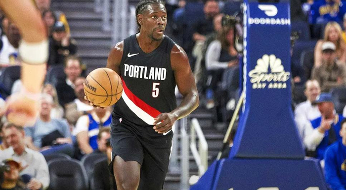 爵士控卫突破纪录，成为焦点人物