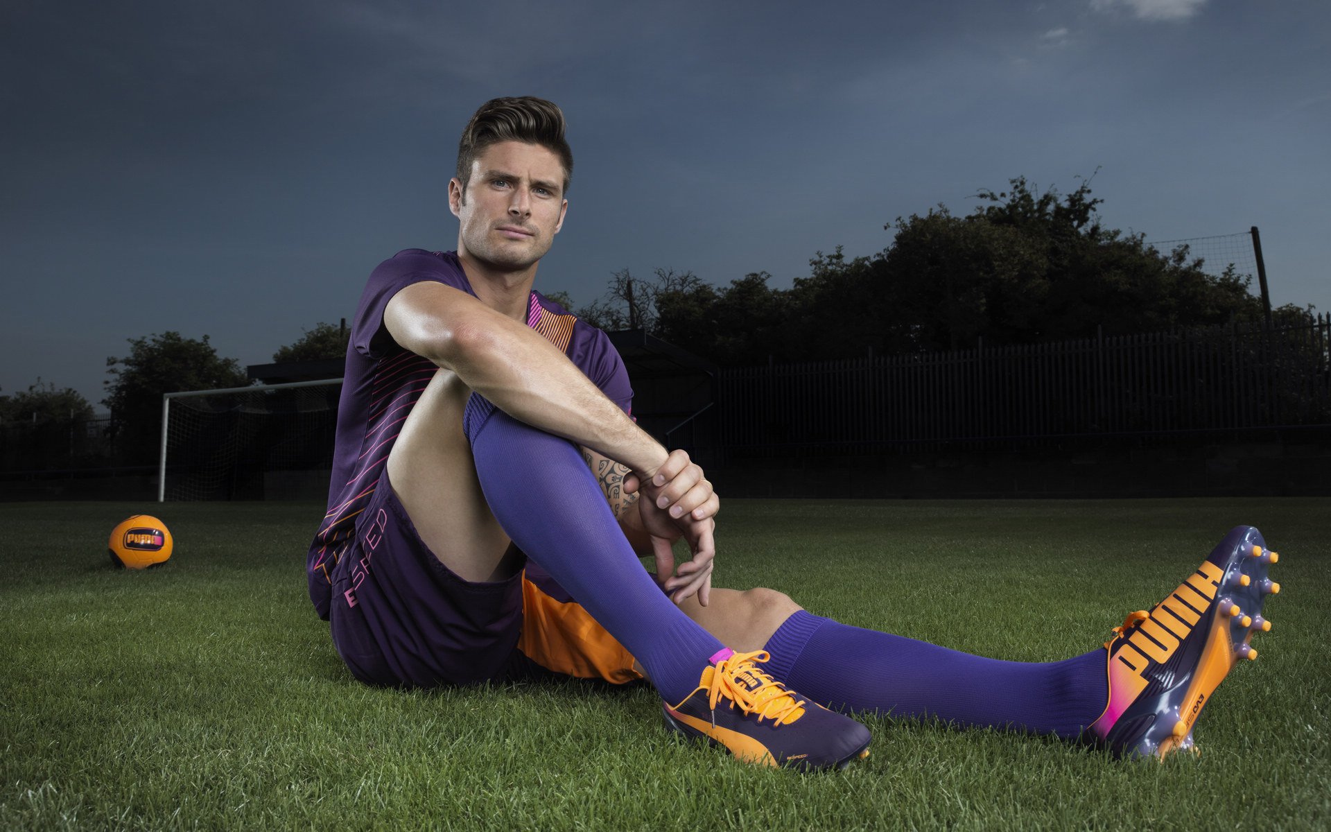 贝林厄姆中场爆发，比利亚雷亚尔战术制胜击败丹麦劲旅