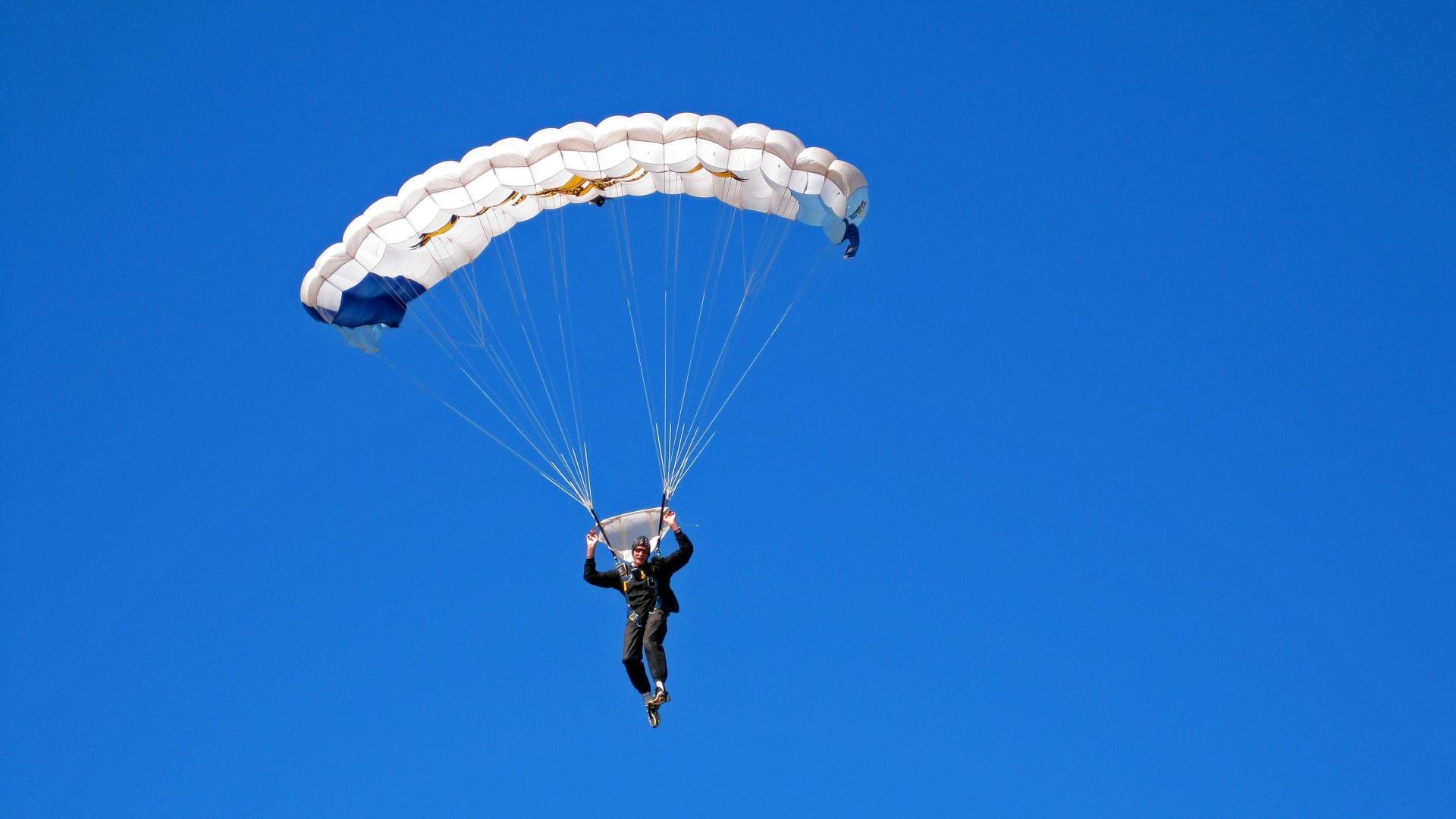 从墨尔本到蒙特卡洛，阿尔卡拉斯惊天逆转，定义新时代网球美学